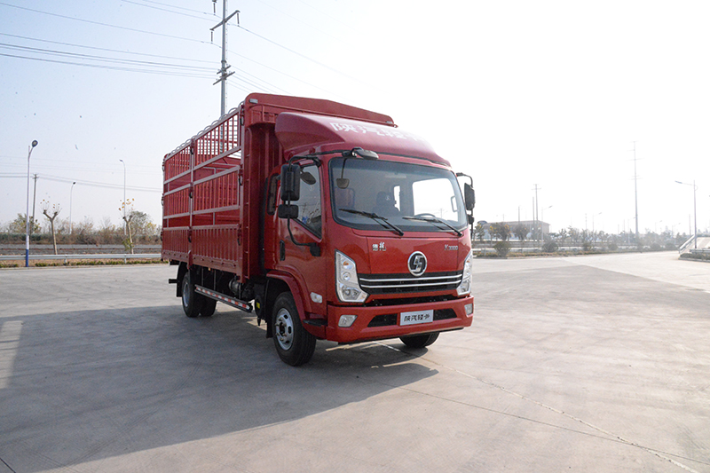 陜汽輕卡 德龍K3000 150馬力 4×2 國(guó)五 4.18米 單排 倉柵式載貨車（YTQ5040CCYKJ332）