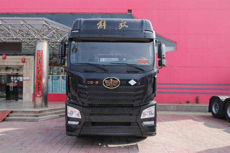 一汽解放青汽 JH6 領航版 460馬力 6X4 國六 LNG牽引車(CA4250P25K2T1NE6A80)