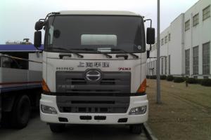 廣汽日野 700系列 325馬力 8X4 國(guó)五 7.3方混凝土攪拌車底盤(pán)(YC2310FY2PU5)