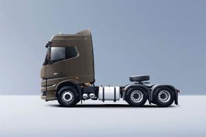 遠(yuǎn)程汽車 甲醇危險(xiǎn)品運(yùn)輸重卡 316kw 6×4 國(guó)六 牽引車(DNC4250GMW6)