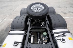 遠(yuǎn)程汽車 甲醇重卡 316kw 6×4 國(guó)六 牽引車(DNC4250GM6) 高速版本（最高車速110km/h）