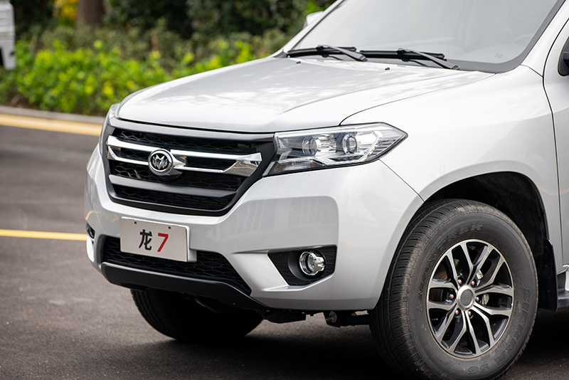 新龍馬汽車 龍7 162馬力 4×2 國六 雙排載貨車 精英版（FJ1030BEE1）
