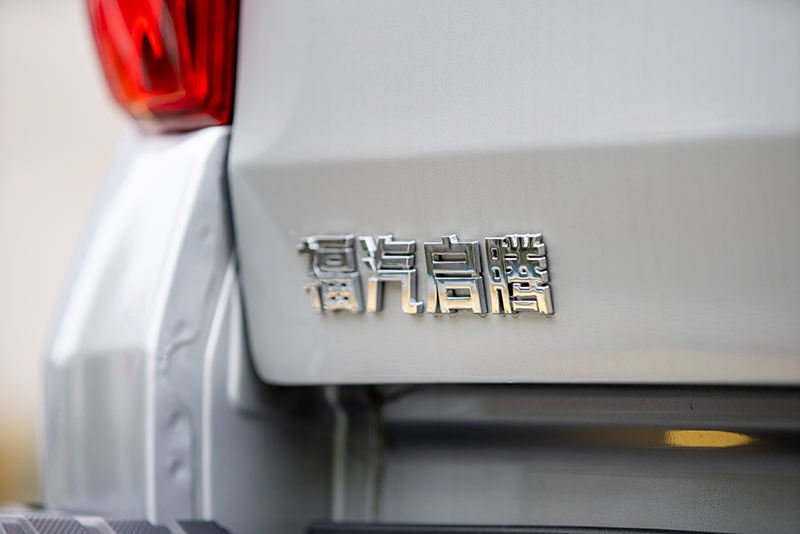 新龍馬汽車 龍7 162馬力 4×2 國六 雙排載貨車 精英版（FJ1030BEE1）