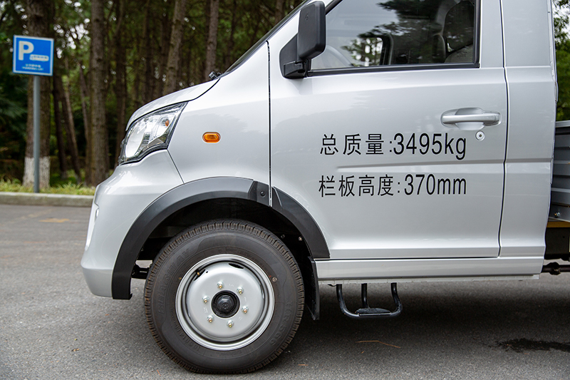 新龍馬汽車 啟騰N60 116馬力 4×2 國(guó)六 欄板載貨車 標(biāo)準(zhǔn)型（FJ1030BAC2）