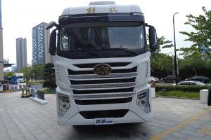 一汽解放青汽 鷹途 頭等艙 620馬力 6X4 國(guó)六 AMT自動(dòng)擋牽引車(chē)(CA4257P35K18T1E6A80)