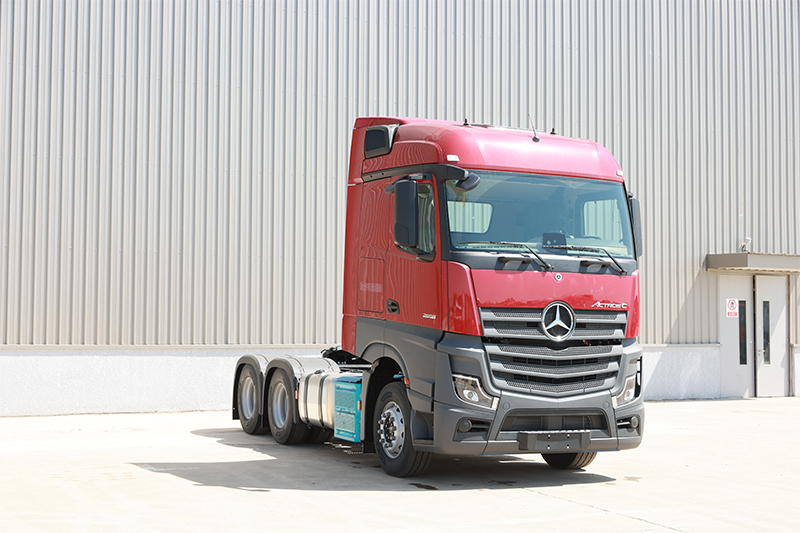 梅賽德斯-奔馳 Actros 2653 530馬力 6×4 國(guó)六 公路牽引車(chē) （紅）