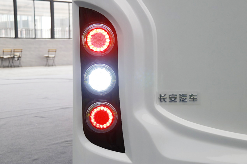 長安跨越 跨越者D5 4×2 115馬力 國六 自動擋 橫床 自行房車