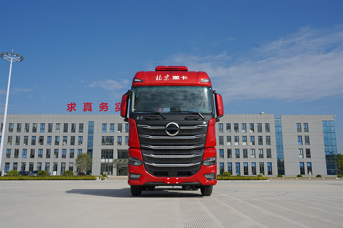 北京重卡 追夢(mèng) 530馬力 6×4 國(guó)六 LNG 牽引車 普貨/零擔(dān)運(yùn)輸版（BJ4250G6CP）