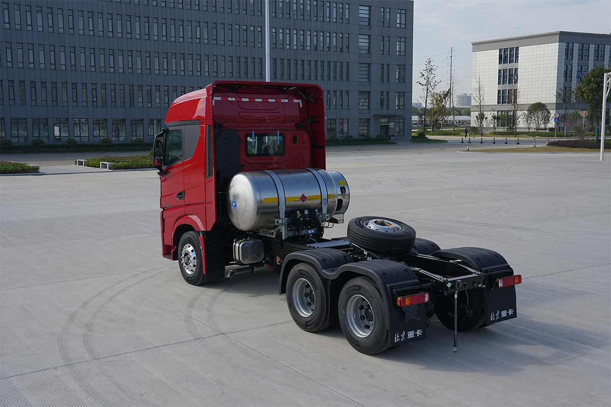北京重卡 追夢(mèng) 530馬力 6×4 國(guó)六 LNG 牽引車 普貨/零擔(dān)運(yùn)輸版（BJ4250G6CP）