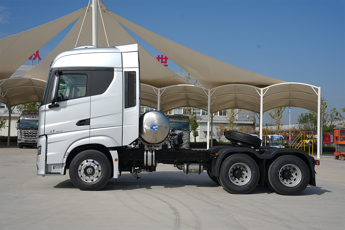北京重卡 追夢(mèng) 500馬力 6×4 國(guó)六 LNG 牽引車 砂石料運(yùn)輸版（BJ4250G6CP）