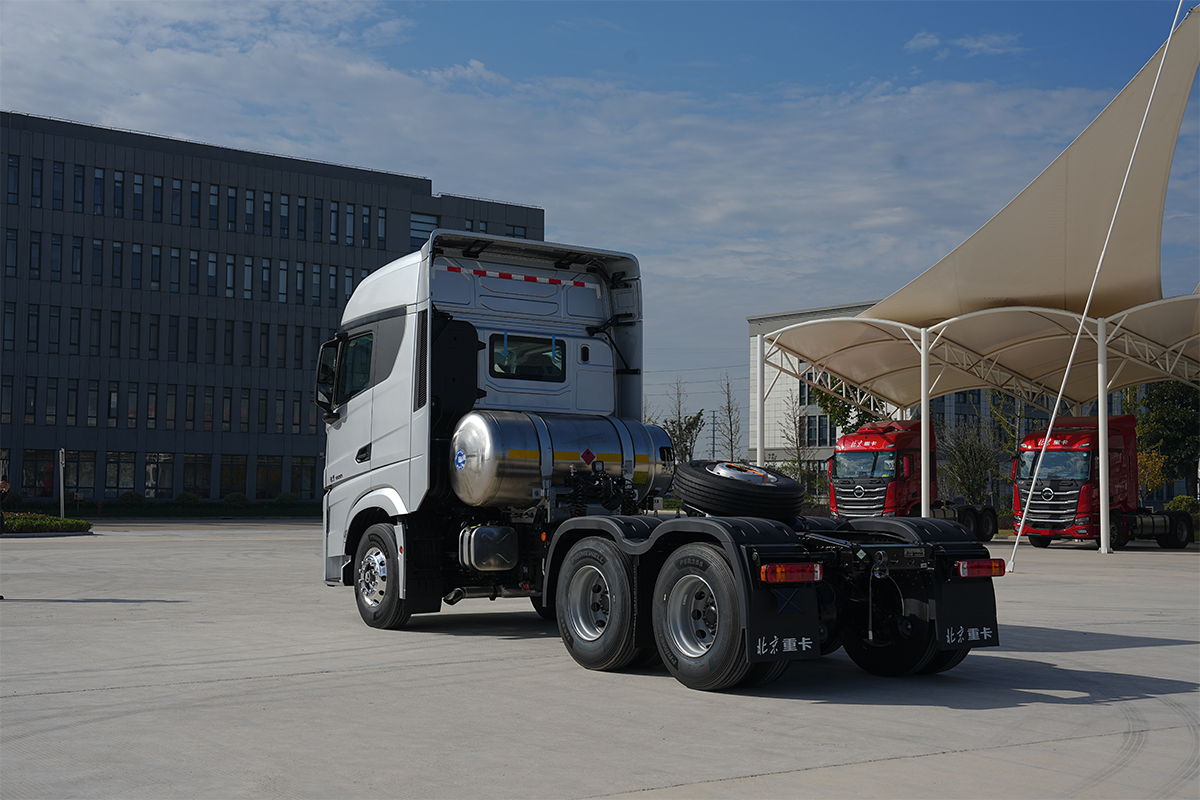 北京重卡 追夢(mèng) 500馬力 6×4 國(guó)六 LNG 牽引車 砂石料運(yùn)輸版（BJ4250G6CP）