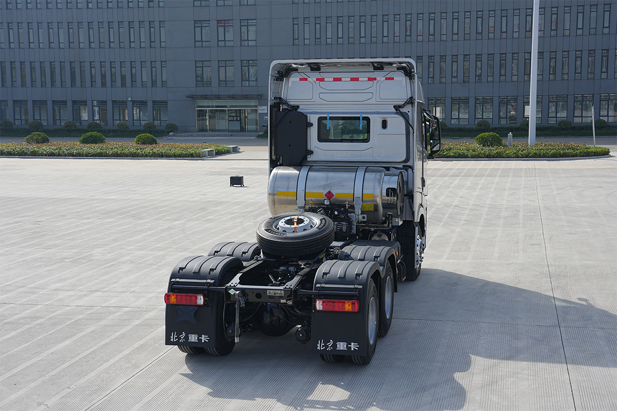 北京重卡 追夢(mèng) 500馬力 6×4 國(guó)六 LNG 牽引車 砂石料運(yùn)輸版（BJ4250G6CP）