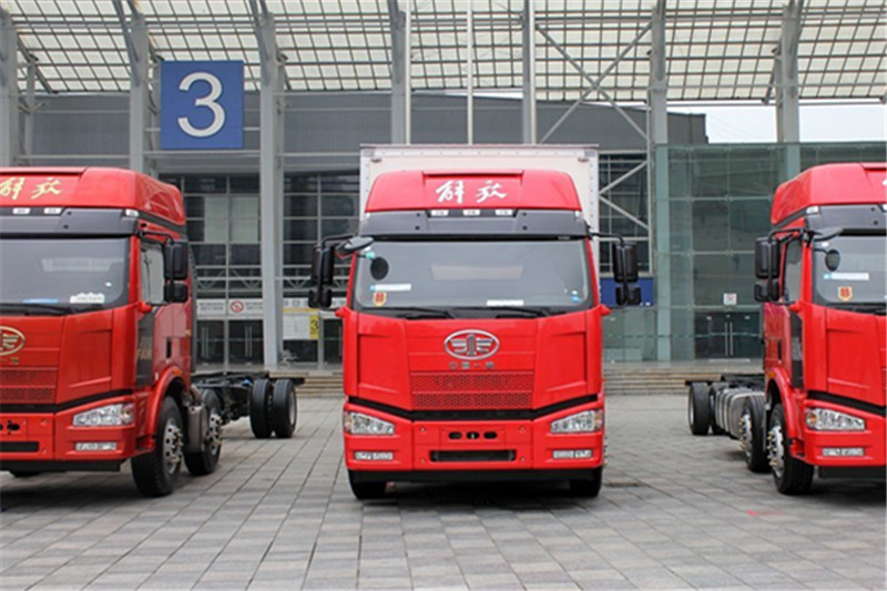一汽解放 J6P重卡 260馬力 6X2 8.7米 國(guó)四廂式載貨車(CA5200XXYP63K1L6T3E4)