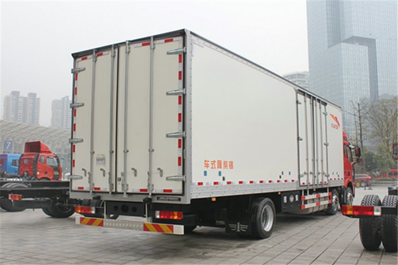 一汽解放 J6P重卡 260馬力 6X2 8.7米 國(guó)四廂式載貨車(CA5200XXYP63K1L6T3E4)