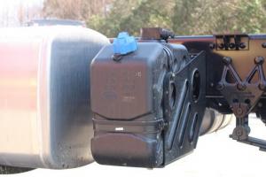 一汽解放青汽 JH6重卡 350馬力 8X4 9.5米 國(guó)五廂式載貨車(chē)底盤(pán)(CA5310XXYP25K2L7T4E5A80)