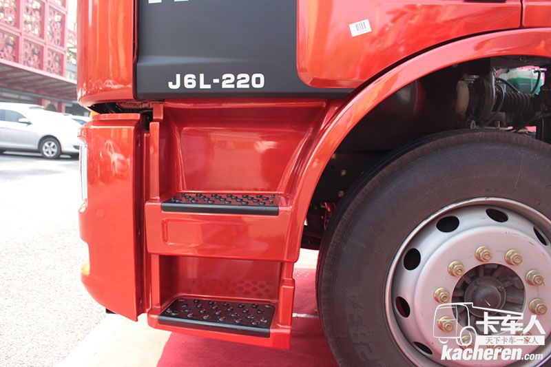 一汽解放 J6L中卡 220馬力 4×2 載貨車(chē) 質(zhì)惠版