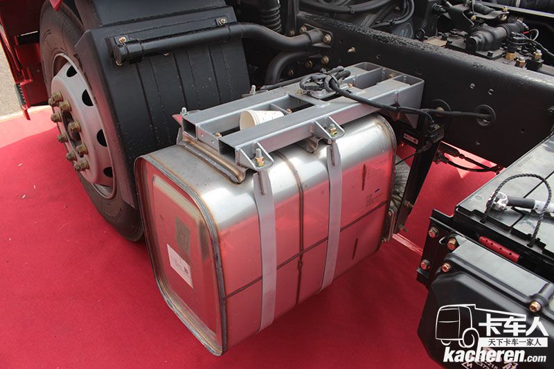 一汽解放 J6L中卡 220馬力 4×2 載貨車(chē) 質(zhì)惠版