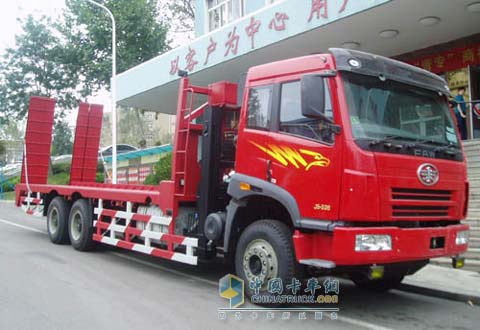 青專自裝載多用途運(yùn)輸車