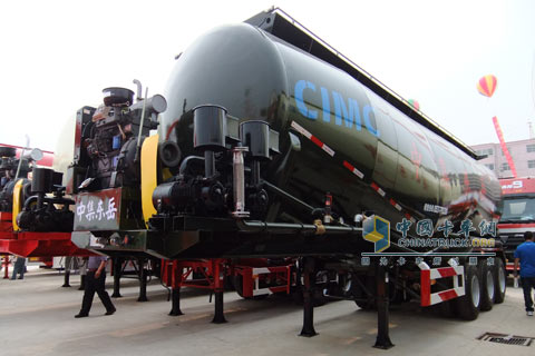 中集東岳ZJV9401GFLDY粉粒物料運輸車