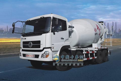 東風隨專戰(zhàn)略產(chǎn)品混凝土攪拌運輸車