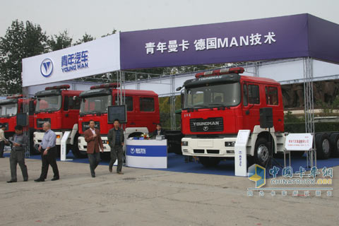 青年曼消防特種車
