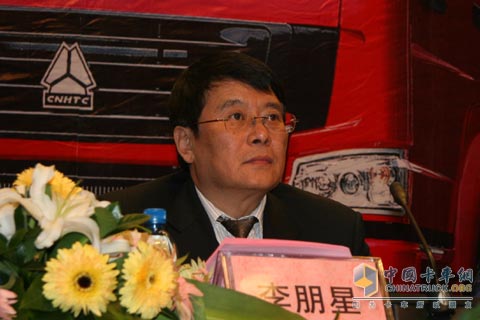 中國重汽集團(tuán)市場(chǎng)部李朋星總經(jīng)理