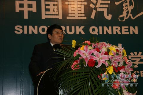 中國(guó)重汽(香港)有限公司配件銷售部總經(jīng)理李朋星