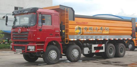 陜汽輕量化德龍F3000 8×4自卸車