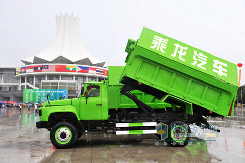由東風(fēng)柳汽柳州延龍改裝而成的運輸車