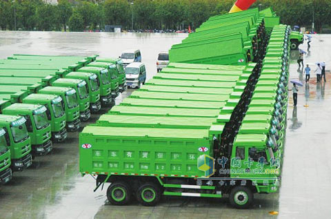 由東風(fēng)柳汽柳州延龍改裝而成的運輸車