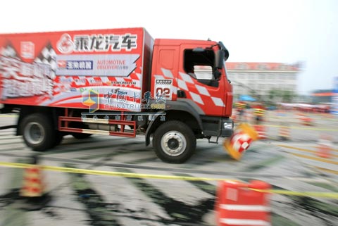 “乘龍汽車杯”首屆全國(guó)中卡極限挑戰(zhàn)賽鄭州站比賽
