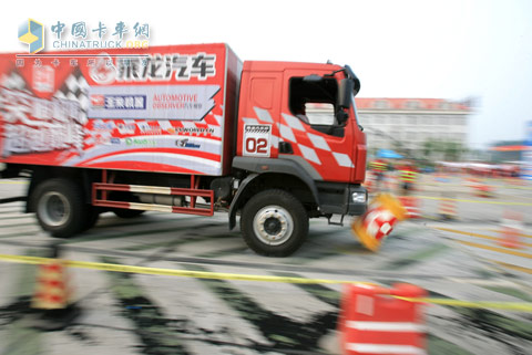 緊急制動瞬間-乘龍汽車杯