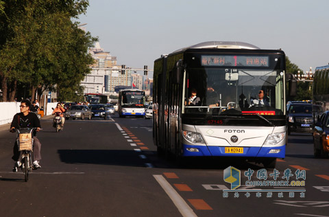 百余輛福田歐輝LNG公交車服務(wù)國(guó)門第一線