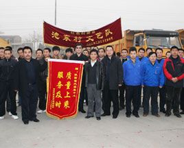 質(zhì)量上乘服務(wù)及時(shí) 陜汽重卡感動(dòng)大用戶